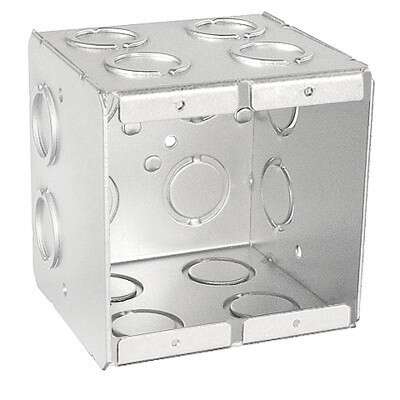 Boîtier pour encastrement béton