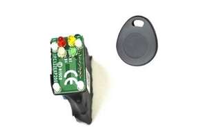 Visuel du produit Lecteur 13,56 MHz - électronique seule à intégrer + 2 tags noirs PCB seul