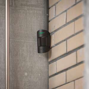 Visuel du produit Détecteur de mouvement + bris de vitre CombiProtect Fibra - noir